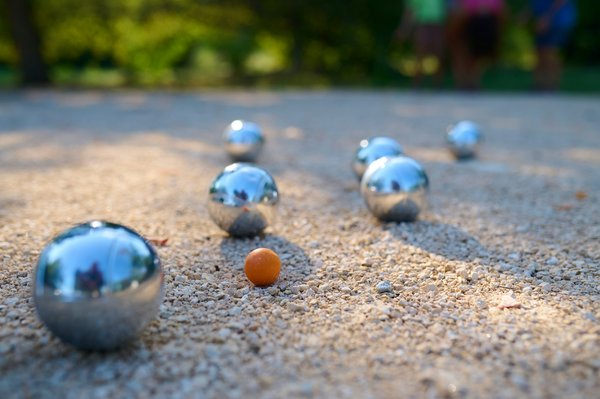 Améliorez vos compétences en pétanque avec ces conseils d'entraînement